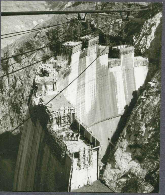 Construirea barajului Vidraru a durat cinci ani și jumătate, începând în anul 1960.