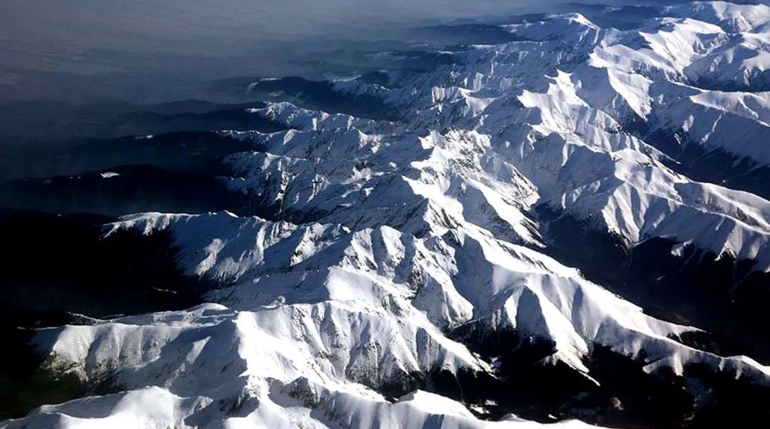 Munții Făgăraș, perspectivă aeriană
