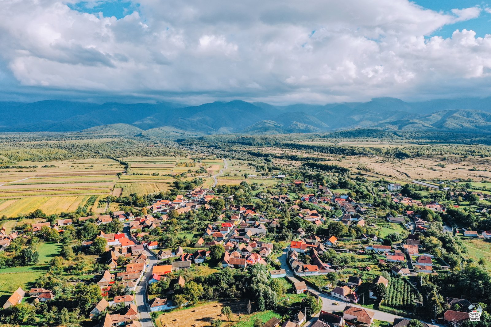 Porumbacu de Sus este o localitate de basm, aflată la poalele munților, în care timpul parcă a stat în loc