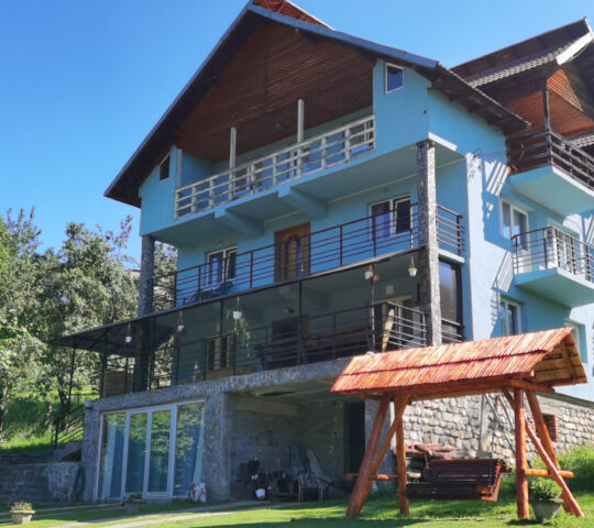 Vila La Vălucu