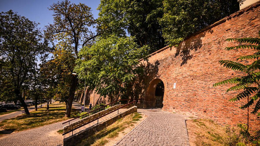 Zidurile Cetății Sibiu de pe Strada Manejului